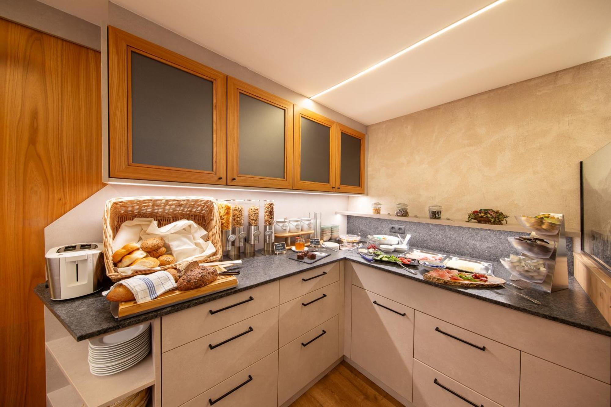 זולדן Hotel Garni Schoenblick מראה חיצוני תמונה